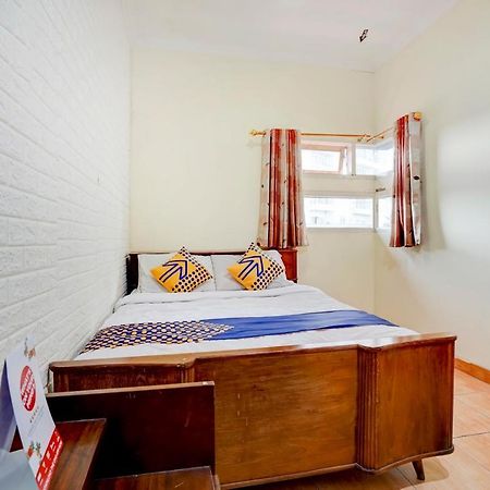 Radio Backpacker Guesthouse Syariah Bandung Buitenkant foto
