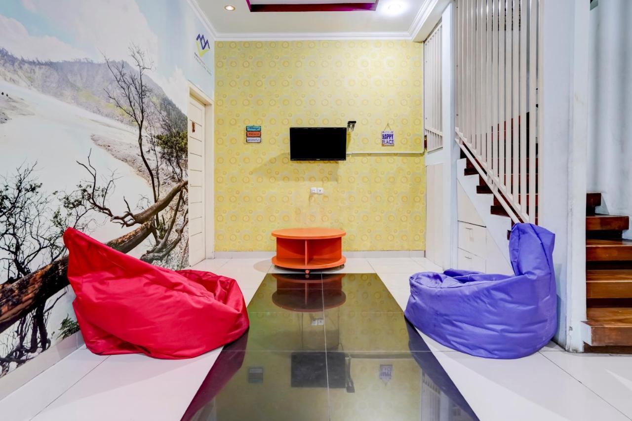 Radio Backpacker Guesthouse Syariah Bandung Buitenkant foto