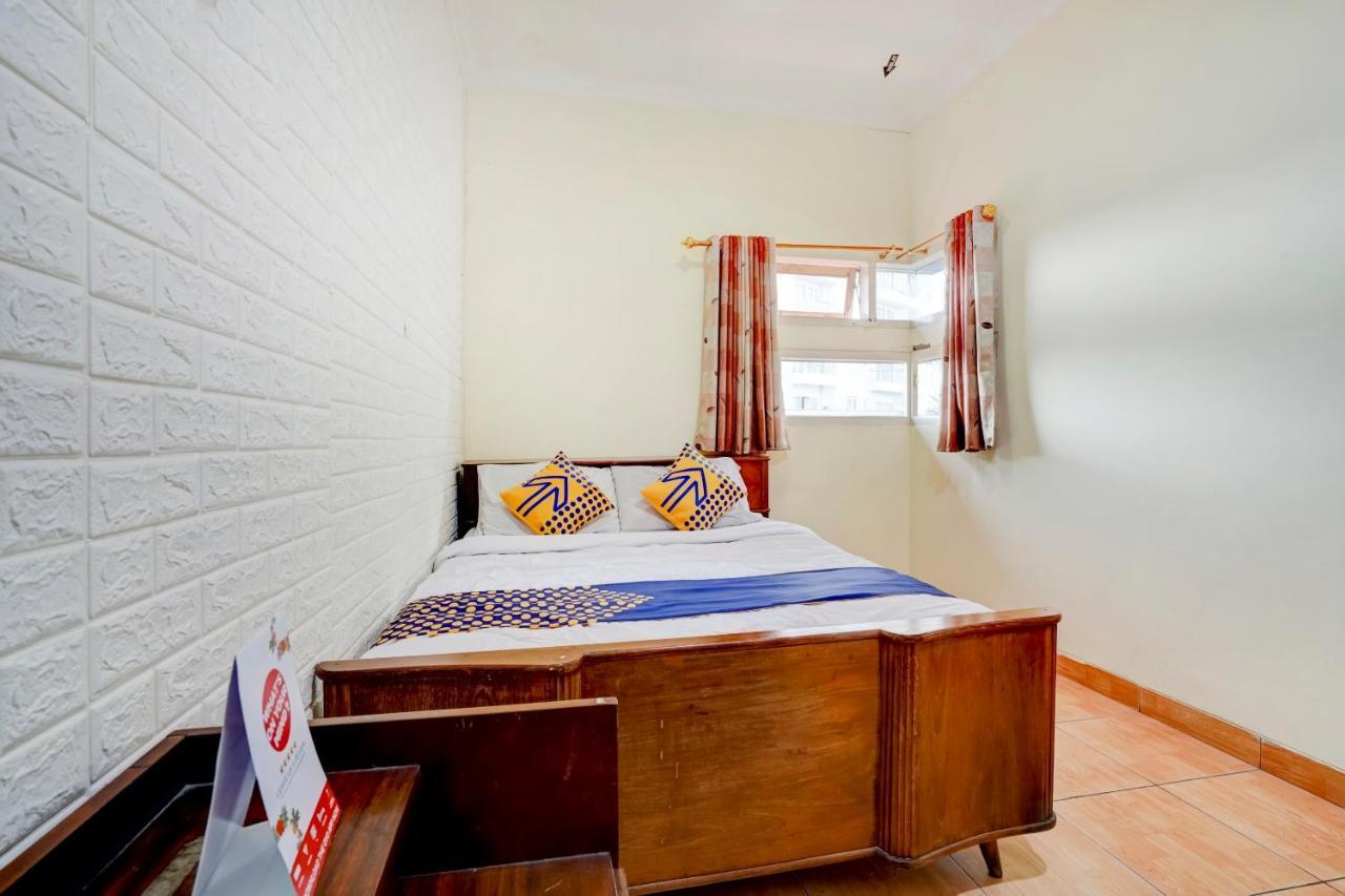 Radio Backpacker Guesthouse Syariah Bandung Buitenkant foto