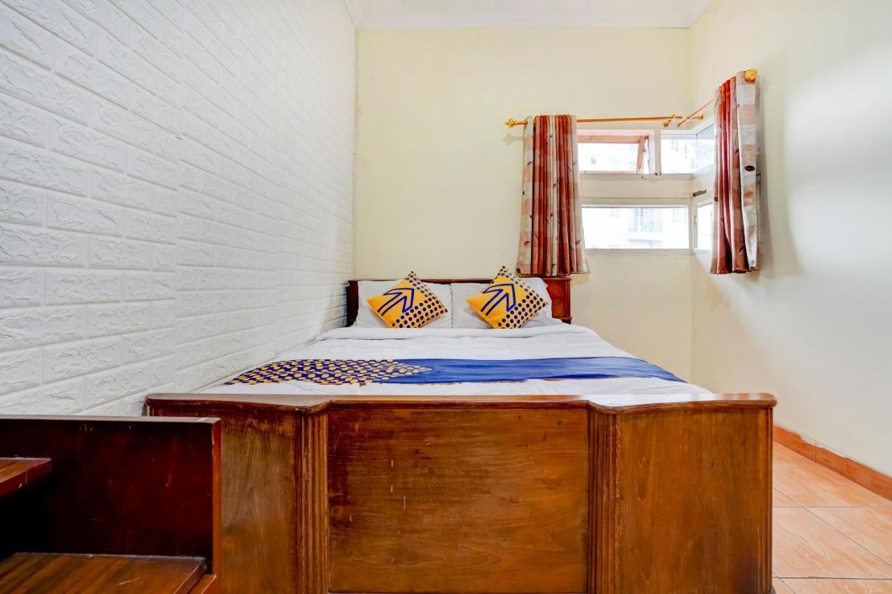 Radio Backpacker Guesthouse Syariah Bandung Buitenkant foto