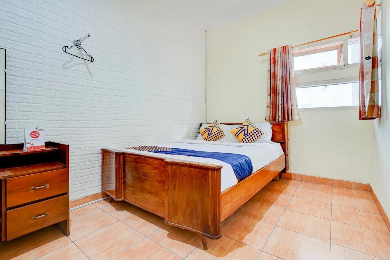 Radio Backpacker Guesthouse Syariah Bandung Buitenkant foto