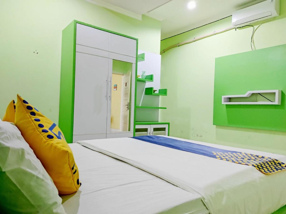 Radio Backpacker Guesthouse Syariah Bandung Buitenkant foto